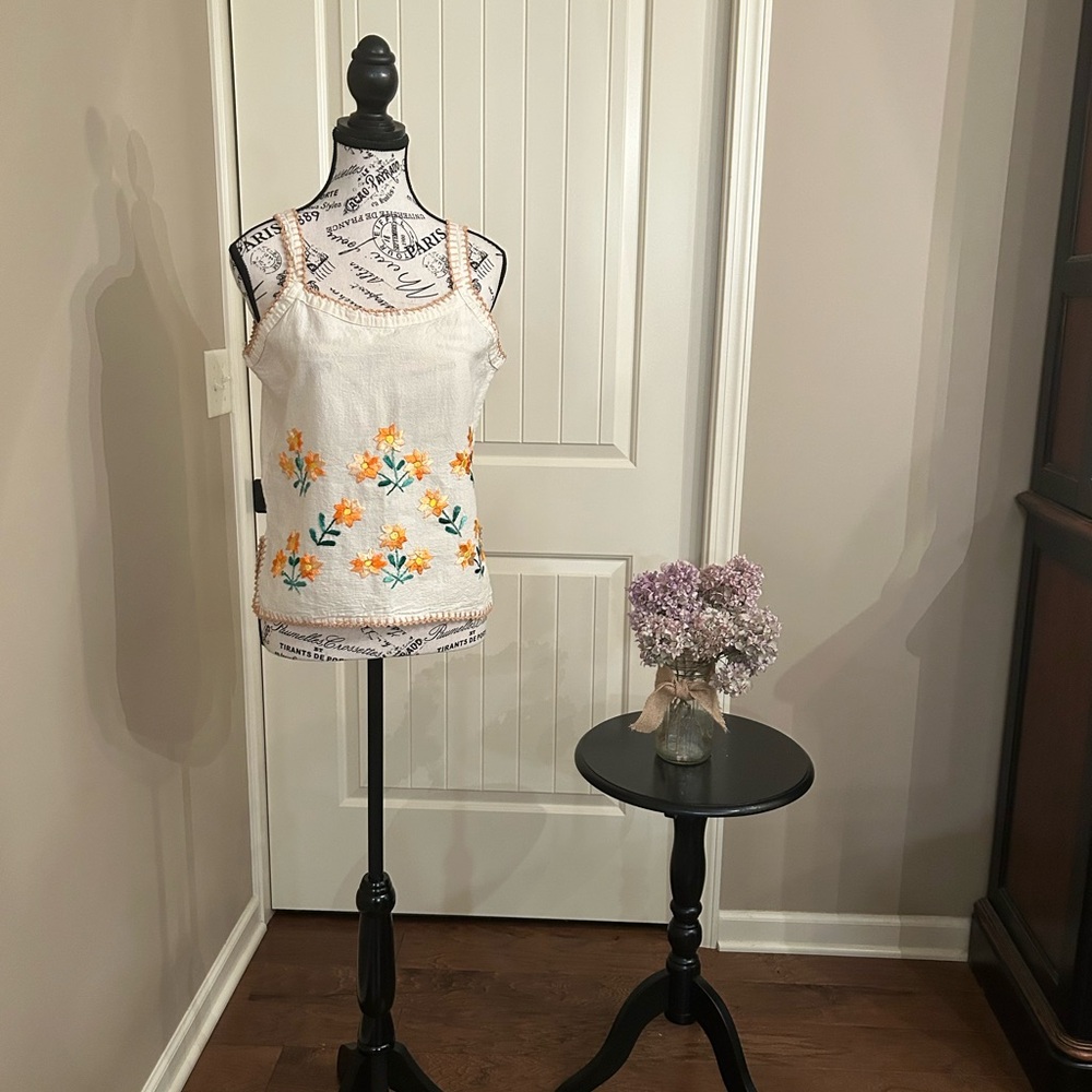 Floral Embroidered Women's Blouse